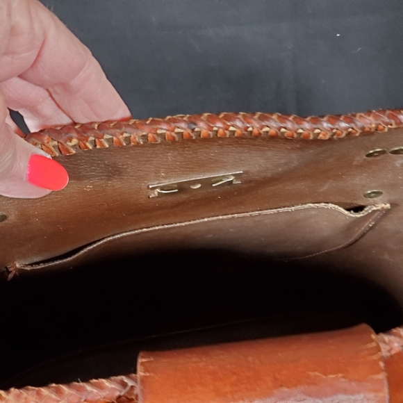 Hand Tooled Bucket Purse - Picture 7 of 13